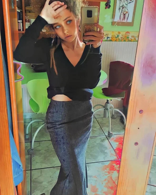 Evinde Görüşme Yapan Şirinevler Evli Escort